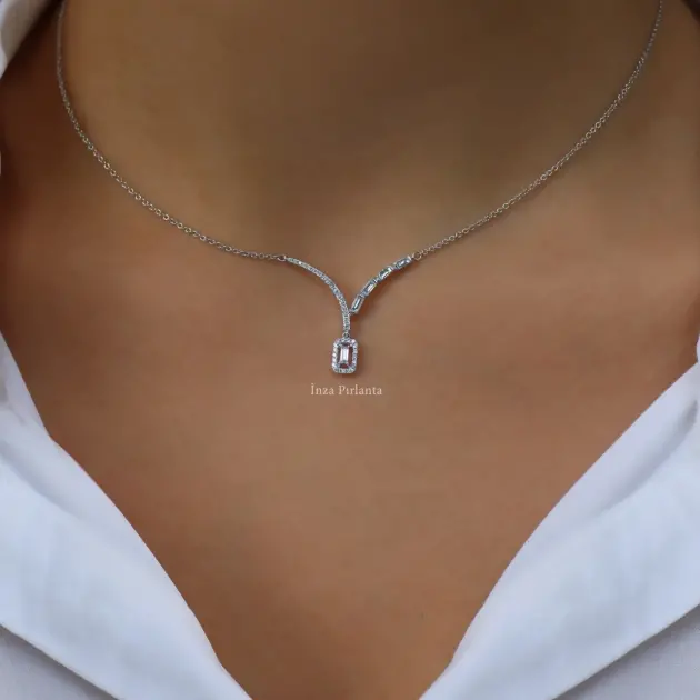 0.25 Karat Özel Tasarım Pırlanta Baget Kolye - 1
