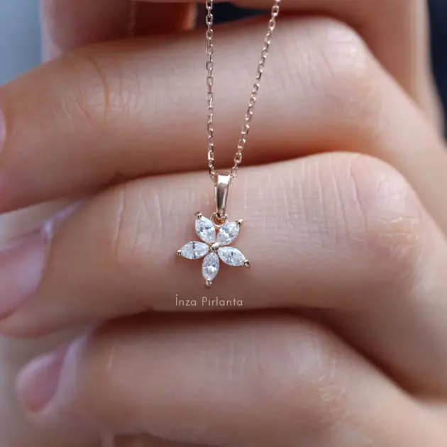 0.25 Karat Pırlanta Markiz Çiçek Kolye - 1