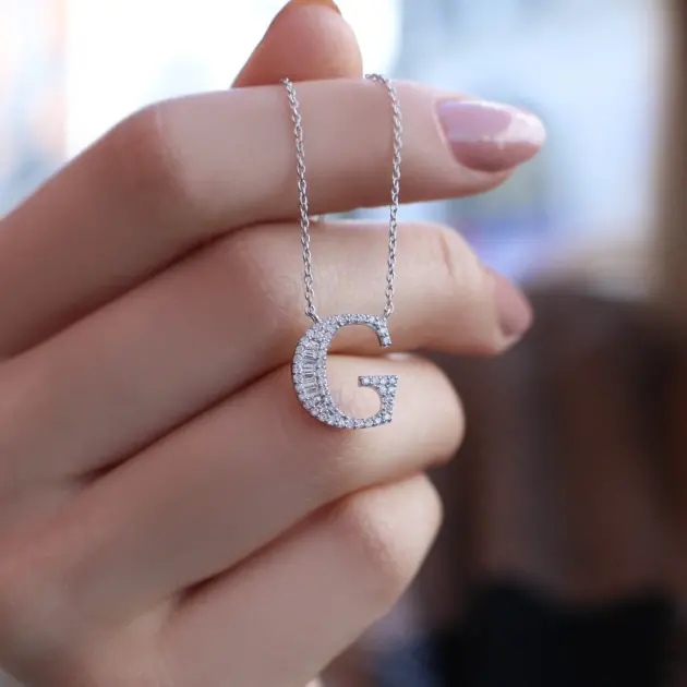 0.40 Karat Özel Tasarım Pırlanta Harf Kolye - 1