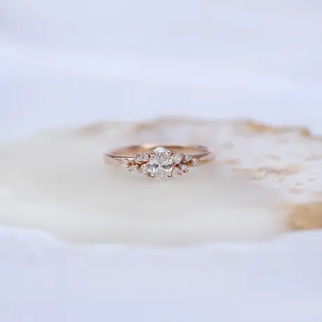 0.40 Karat Vintage Oval Asimetri Pırlanta Yüzük 