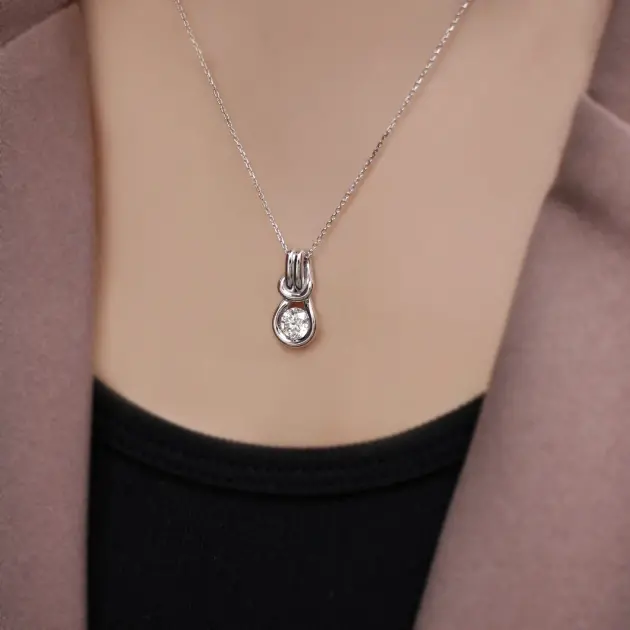 0.70 Karat HRD Sertifikalı Özel Tasarım Tektaş Pırlanta Kolye - 1