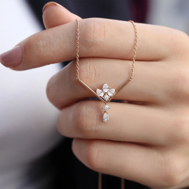 0.70 Karat Özel Tasarım Damla Pırlanta Kolye - 