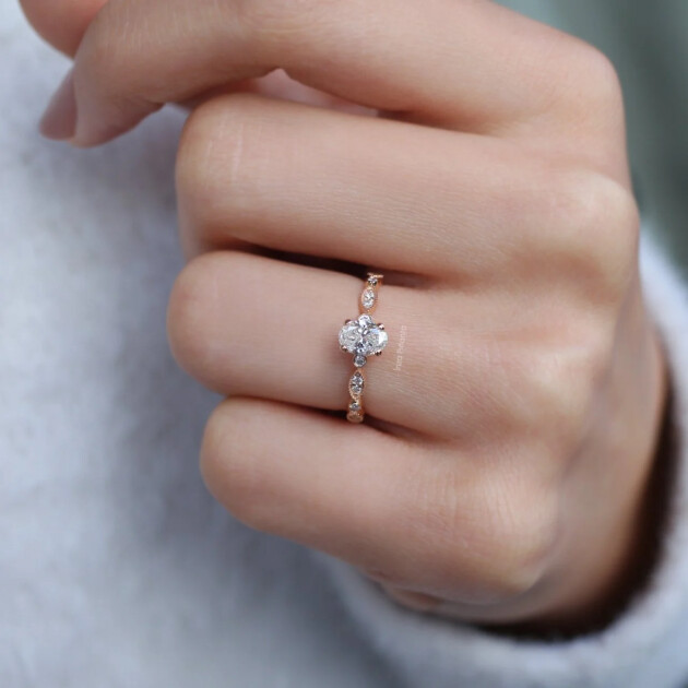 0.72 Karat Vintage Oval Pırlanta Tektaş Yüzük - 