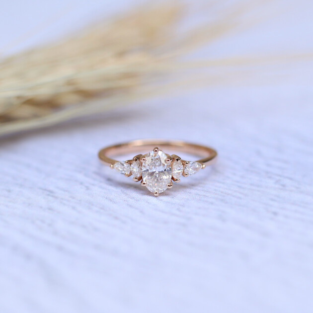 0.80 Karat E VS2 GIA Sertifikalı Vintage Diana Oval Pırlanta Yüzük - 1
