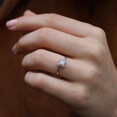 0.07 Karat Tasarım Pırlanta Baget Yüzük - (1)